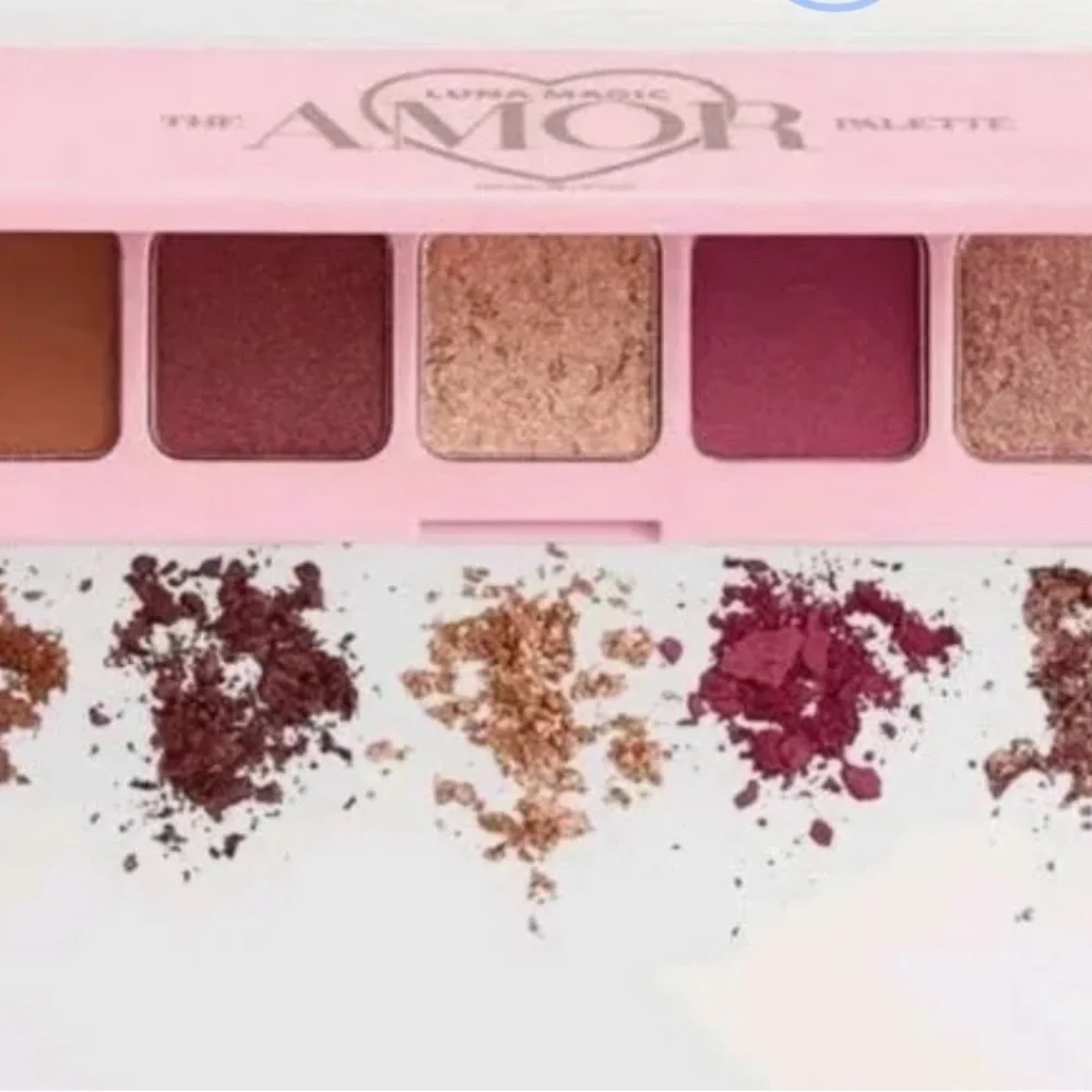 Amor Eyeshadow Palette